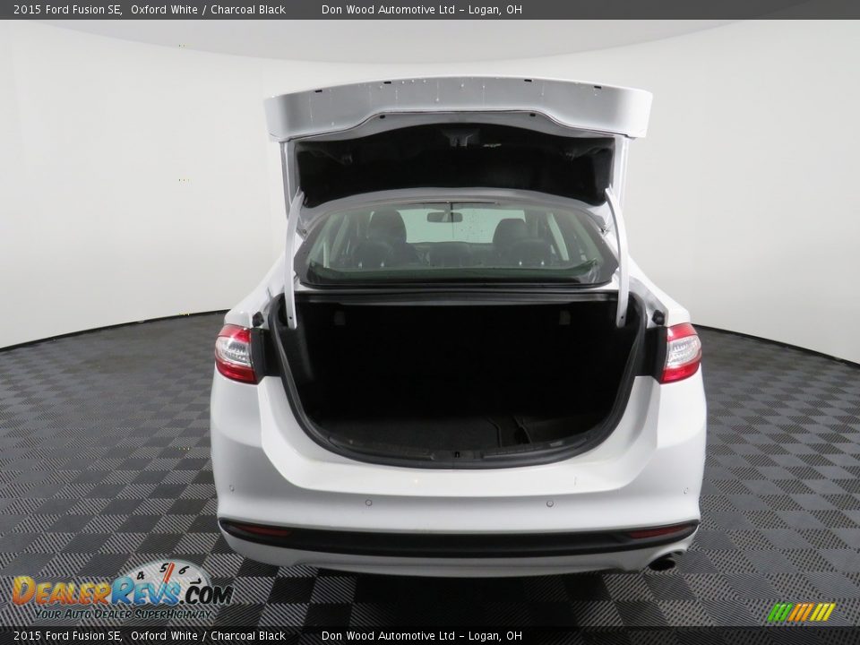 2015 Ford Fusion SE Oxford White / Charcoal Black Photo #32