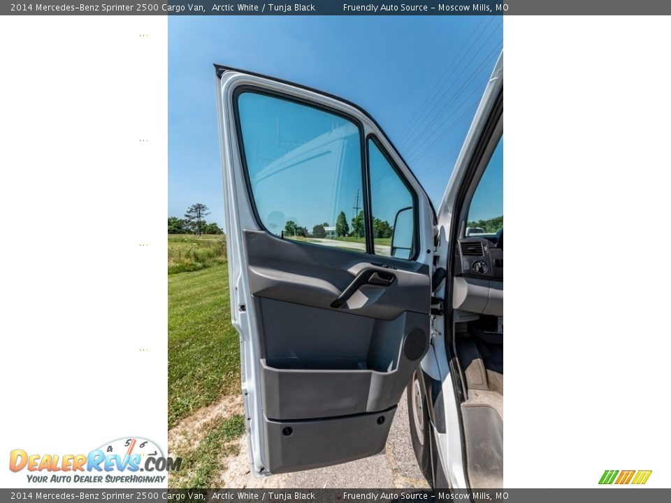 2014 Mercedes-Benz Sprinter 2500 Cargo Van Arctic White / Tunja Black Photo #21