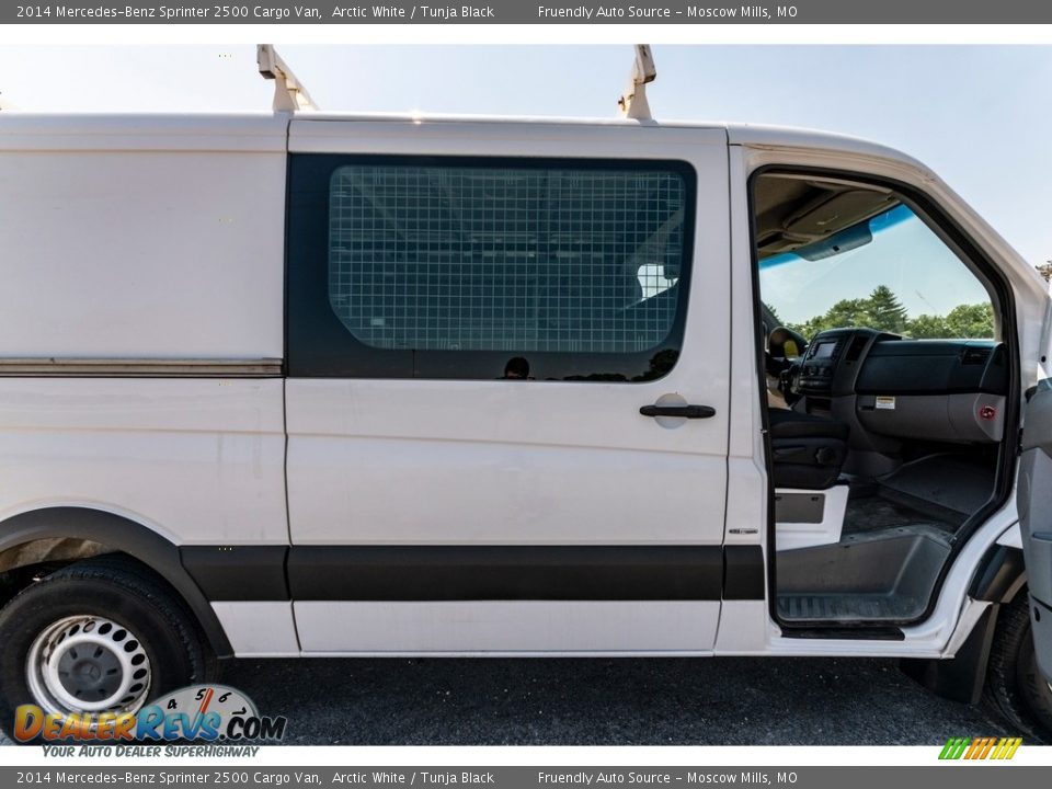 2014 Mercedes-Benz Sprinter 2500 Cargo Van Arctic White / Tunja Black Photo #27