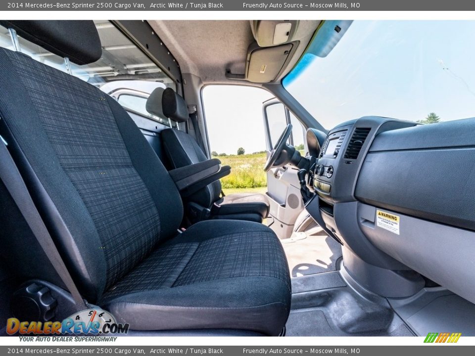 2014 Mercedes-Benz Sprinter 2500 Cargo Van Arctic White / Tunja Black Photo #30