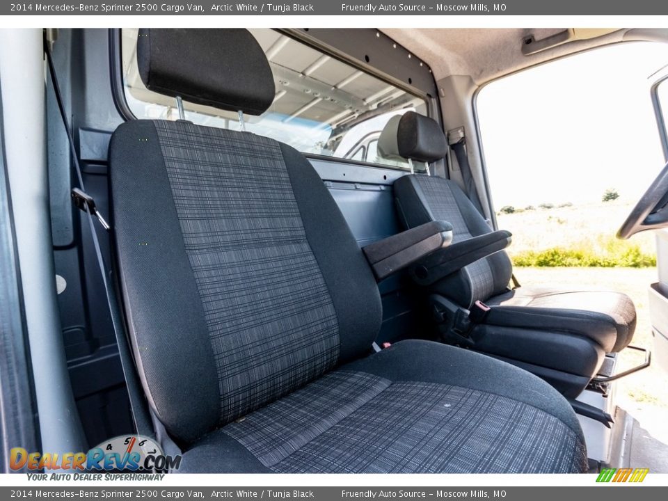 2014 Mercedes-Benz Sprinter 2500 Cargo Van Arctic White / Tunja Black Photo #31