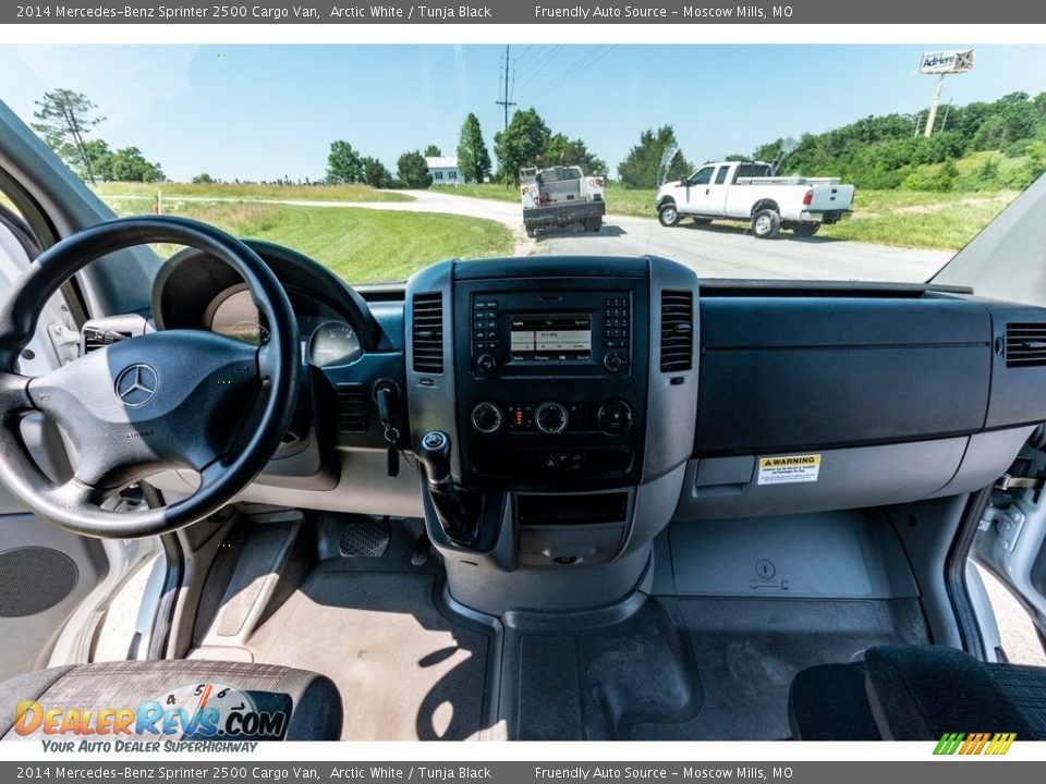 2014 Mercedes-Benz Sprinter 2500 Cargo Van Arctic White / Tunja Black Photo #32