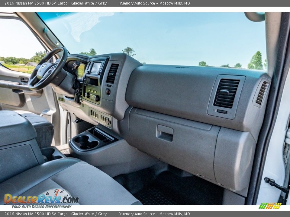 2016 Nissan NV 3500 HD SV Cargo Glacier White / Gray Photo #29