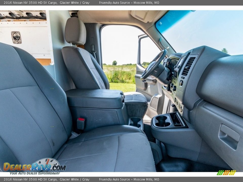 2016 Nissan NV 3500 HD SV Cargo Glacier White / Gray Photo #30