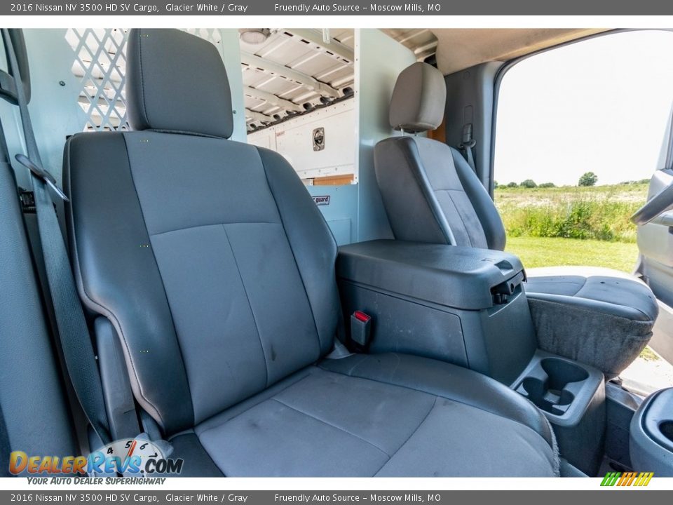 2016 Nissan NV 3500 HD SV Cargo Glacier White / Gray Photo #31