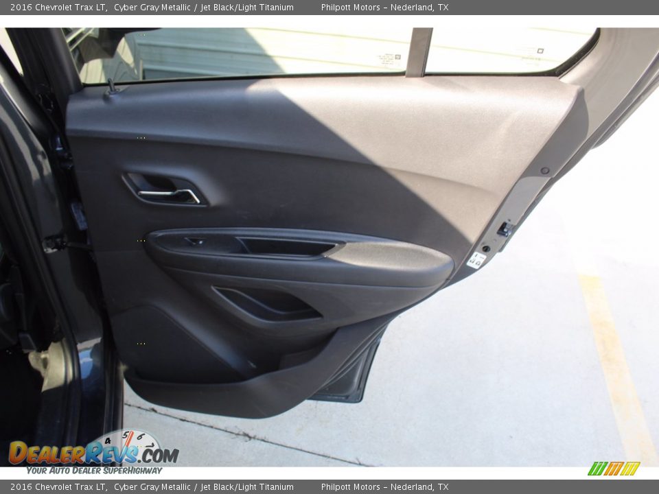 2016 Chevrolet Trax LT Cyber Gray Metallic / Jet Black/Light Titanium Photo #24
