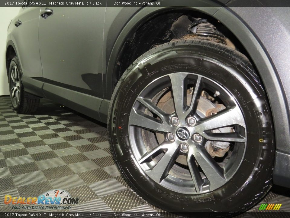 2017 Toyota RAV4 XLE Magnetic Gray Metallic / Black Photo #3