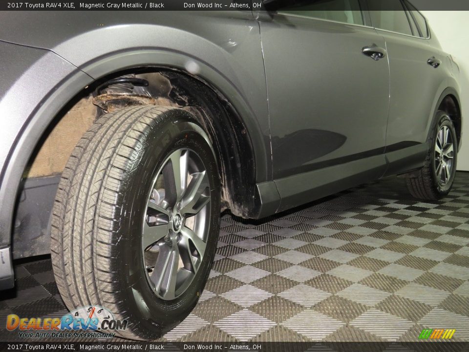 2017 Toyota RAV4 XLE Magnetic Gray Metallic / Black Photo #8