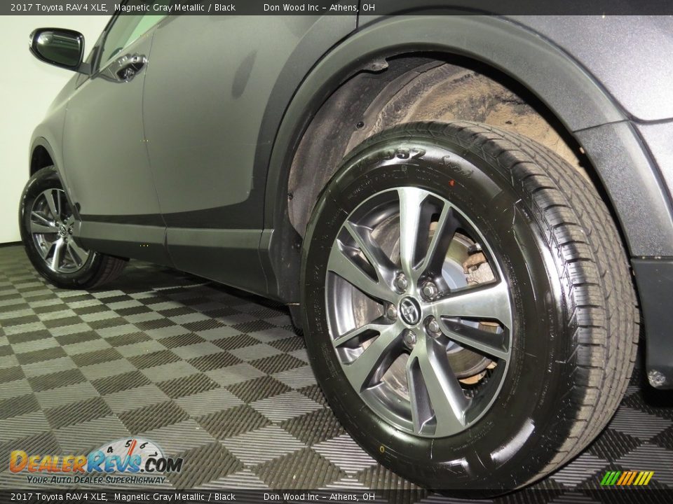 2017 Toyota RAV4 XLE Magnetic Gray Metallic / Black Photo #10