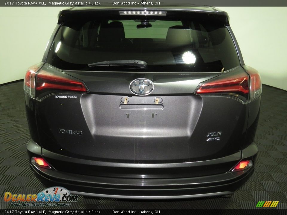 2017 Toyota RAV4 XLE Magnetic Gray Metallic / Black Photo #11