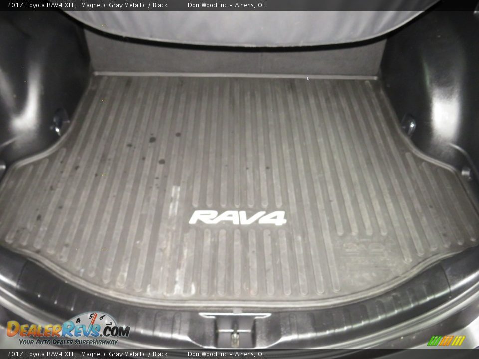 2017 Toyota RAV4 XLE Magnetic Gray Metallic / Black Photo #13