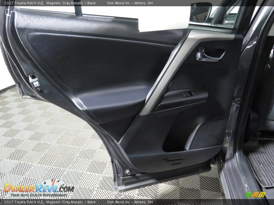 2017 Toyota RAV4 XLE Magnetic Gray Metallic / Black Photo #23