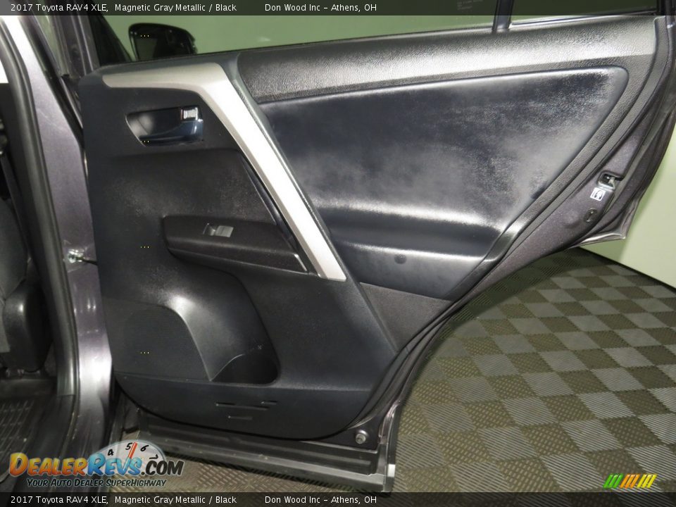 2017 Toyota RAV4 XLE Magnetic Gray Metallic / Black Photo #25