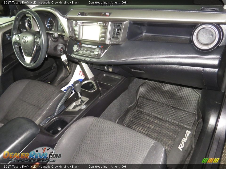 2017 Toyota RAV4 XLE Magnetic Gray Metallic / Black Photo #29