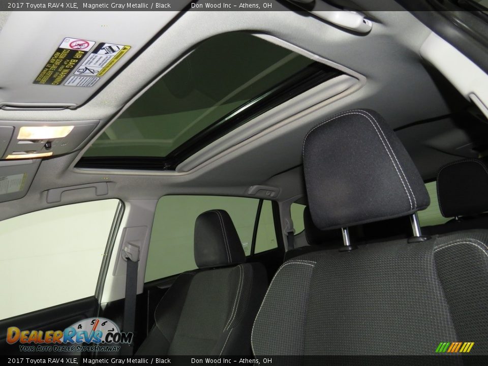 2017 Toyota RAV4 XLE Magnetic Gray Metallic / Black Photo #34