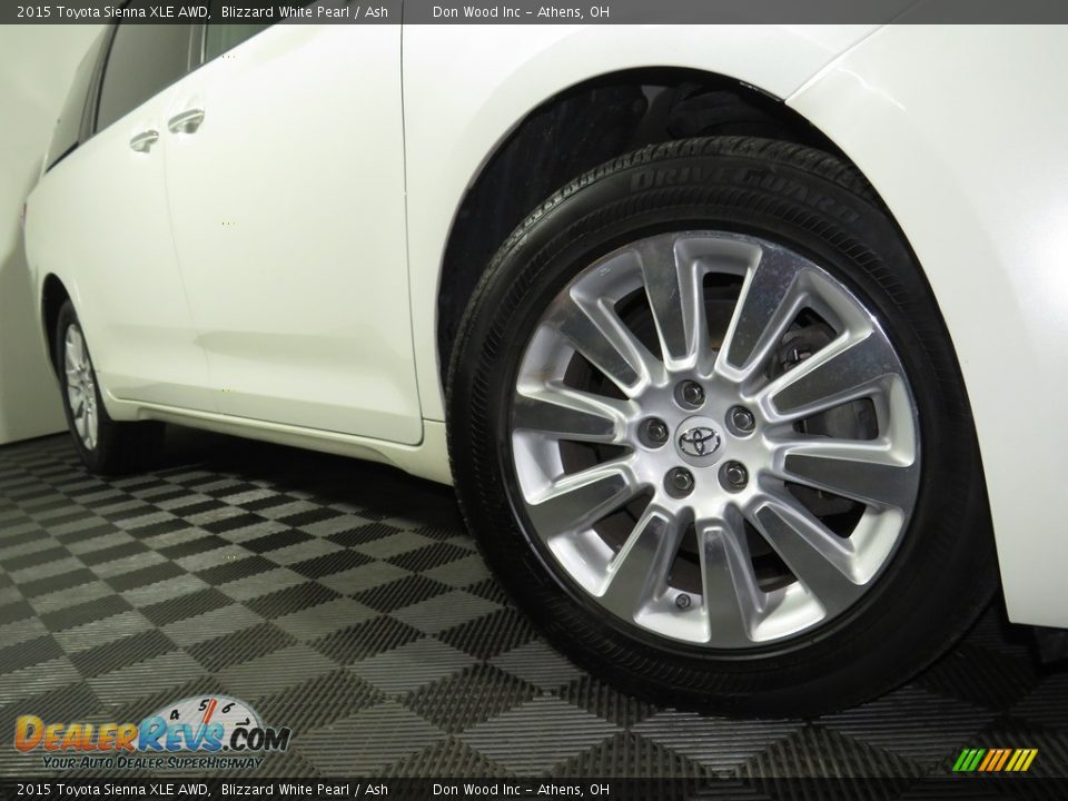 2015 Toyota Sienna XLE AWD Blizzard White Pearl / Ash Photo #3