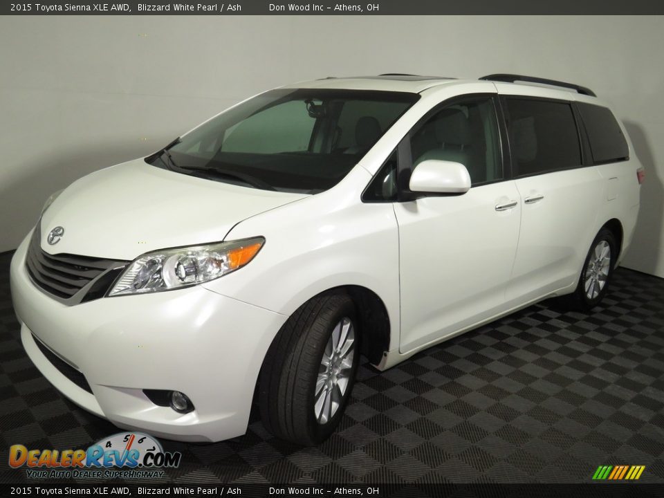 2015 Toyota Sienna XLE AWD Blizzard White Pearl / Ash Photo #7