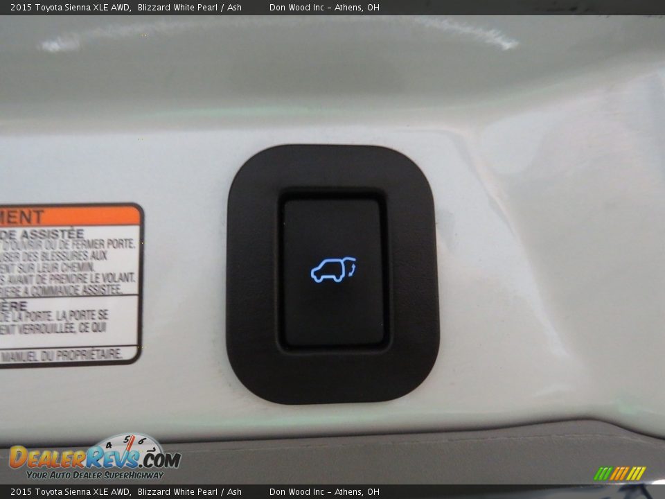 2015 Toyota Sienna XLE AWD Blizzard White Pearl / Ash Photo #15