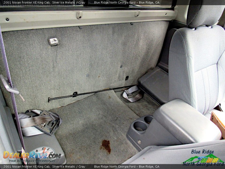 2001 Nissan Frontier XE King Cab Silver Ice Metallic / Gray Photo #9