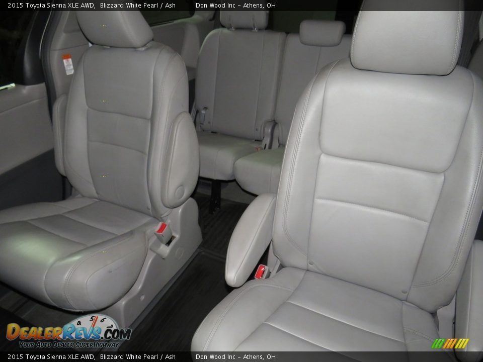 2015 Toyota Sienna XLE AWD Blizzard White Pearl / Ash Photo #21