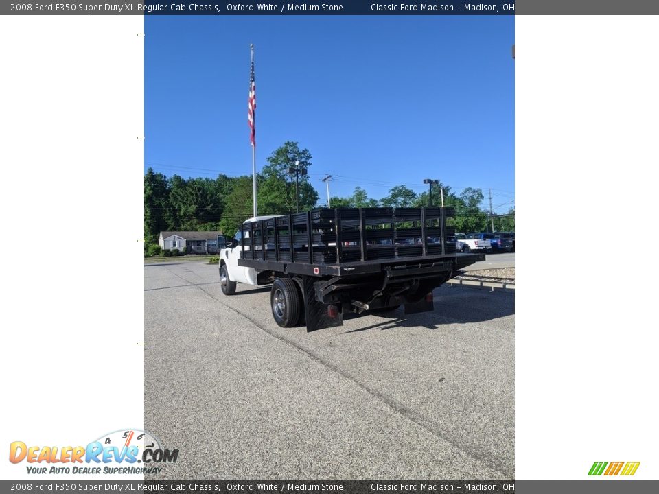 2008 Ford F350 Super Duty XL Regular Cab Chassis Oxford White / Medium Stone Photo #11