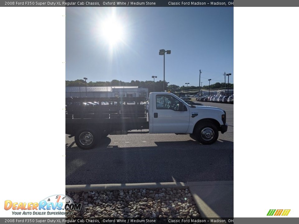 2008 Ford F350 Super Duty XL Regular Cab Chassis Oxford White / Medium Stone Photo #14