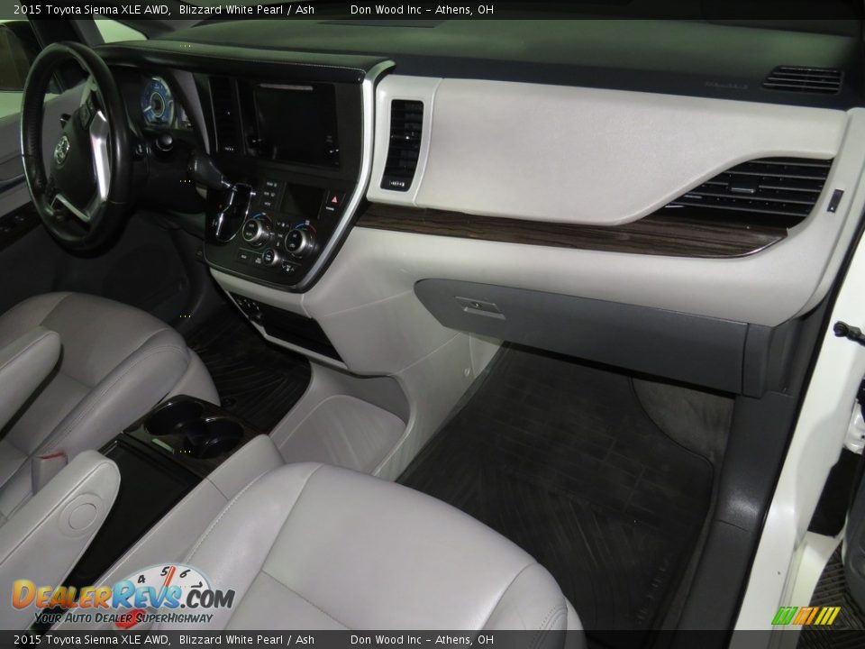 2015 Toyota Sienna XLE AWD Blizzard White Pearl / Ash Photo #27