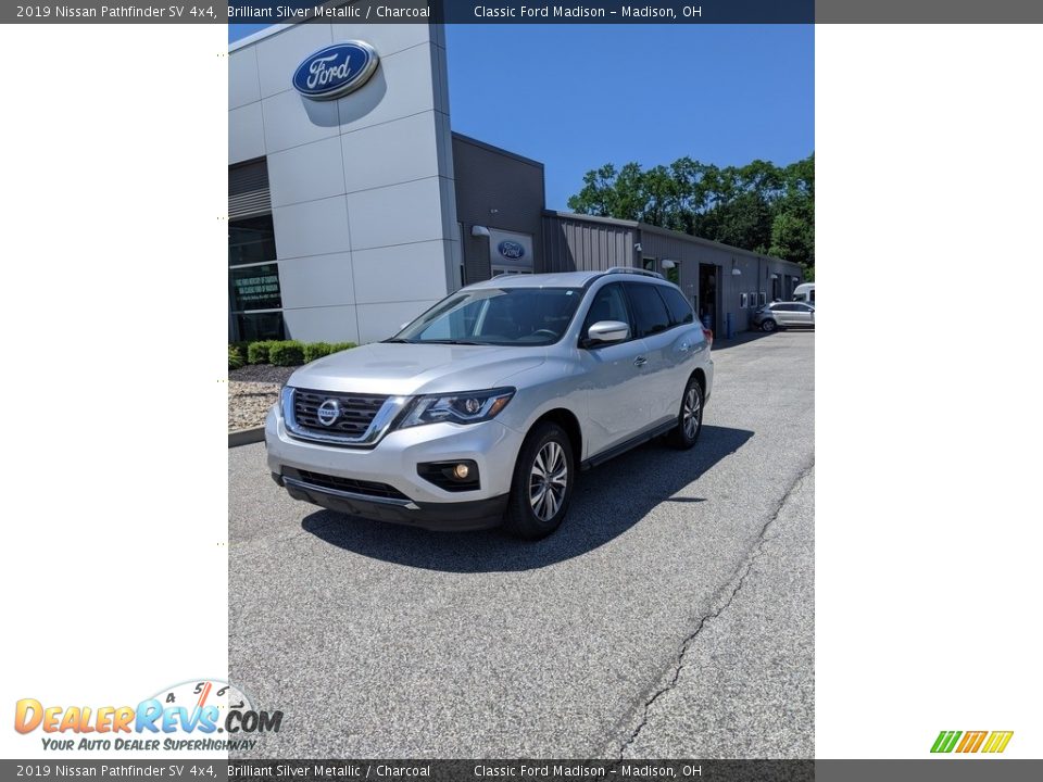 2019 Nissan Pathfinder SV 4x4 Brilliant Silver Metallic / Charcoal Photo #1