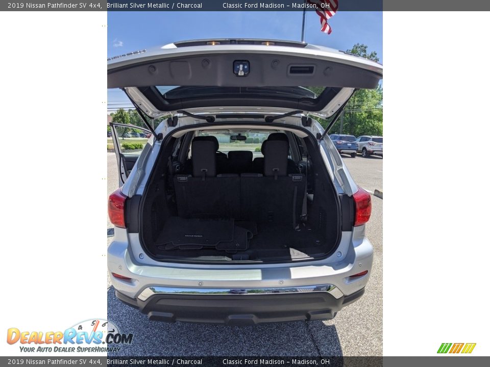 2019 Nissan Pathfinder SV 4x4 Brilliant Silver Metallic / Charcoal Photo #3