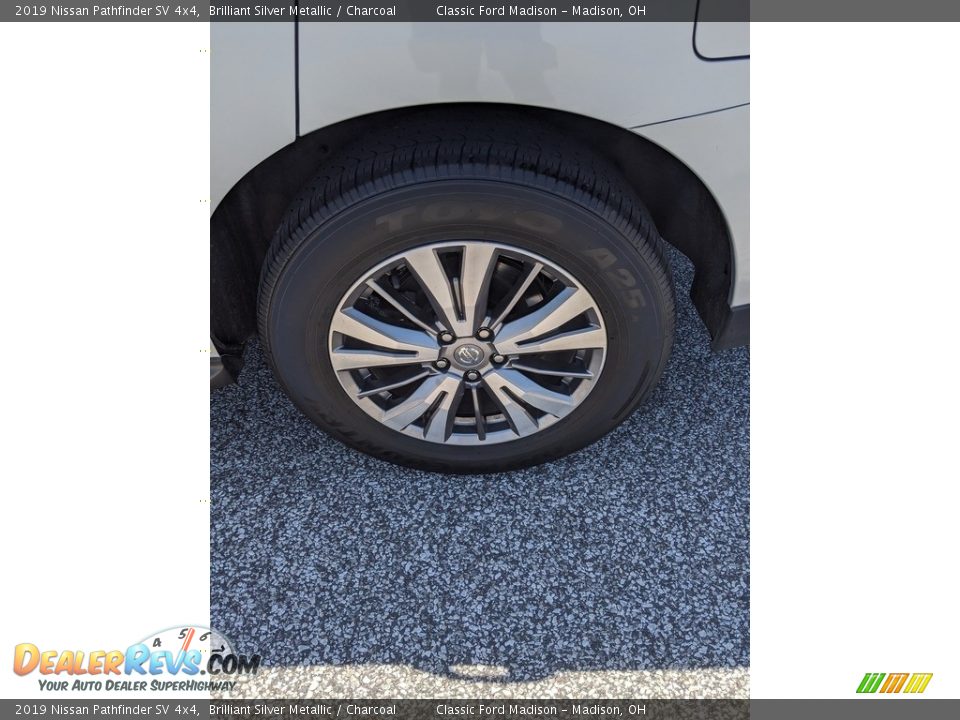 2019 Nissan Pathfinder SV 4x4 Brilliant Silver Metallic / Charcoal Photo #4