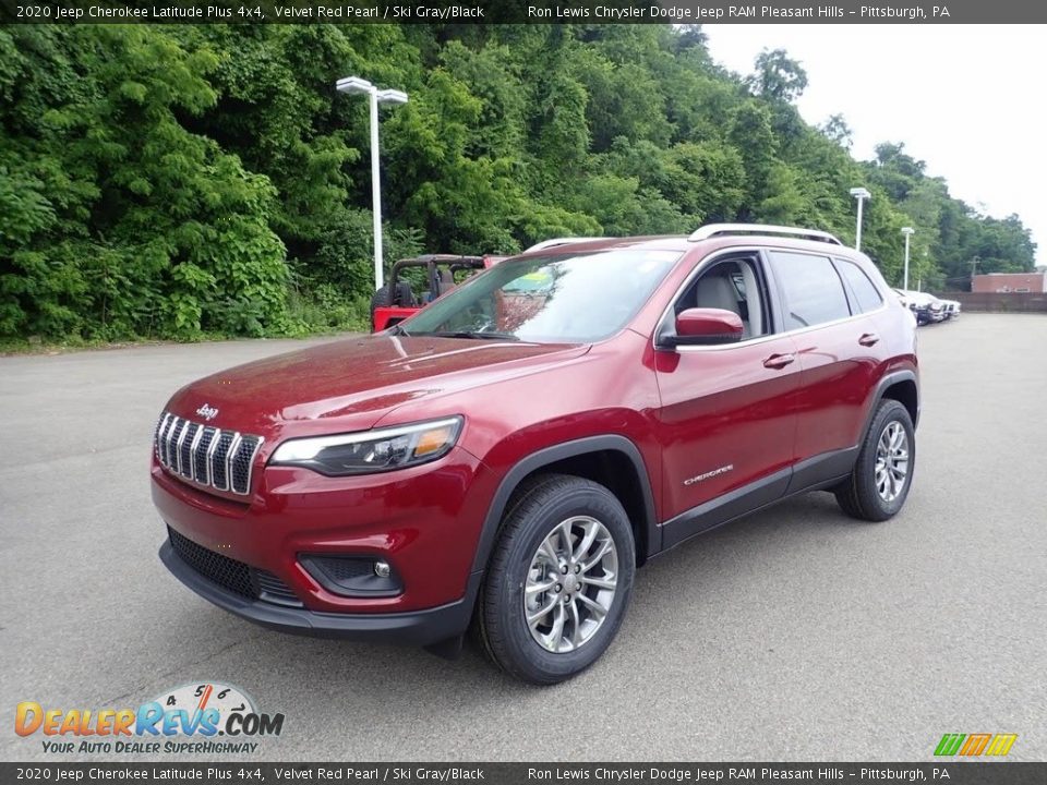 2020 Jeep Cherokee Latitude Plus 4x4 Velvet Red Pearl / Ski Gray/Black Photo #1