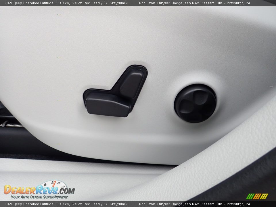 2020 Jeep Cherokee Latitude Plus 4x4 Velvet Red Pearl / Ski Gray/Black Photo #20