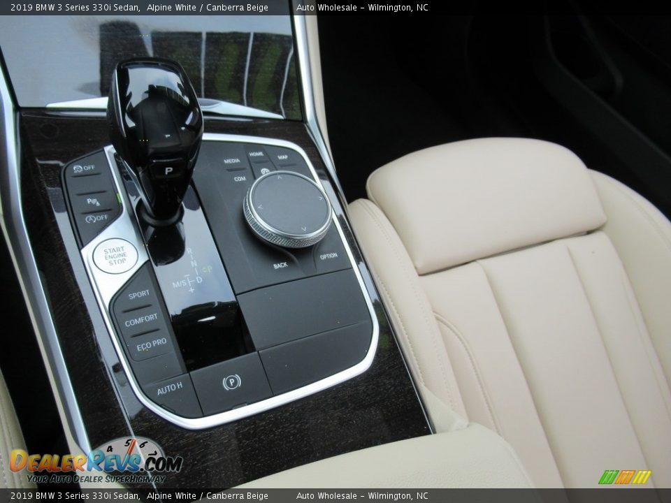 2019 BMW 3 Series 330i Sedan Alpine White / Canberra Beige Photo #19
