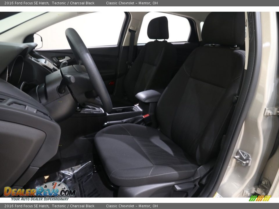 2016 Ford Focus SE Hatch Tectonic / Charcoal Black Photo #5