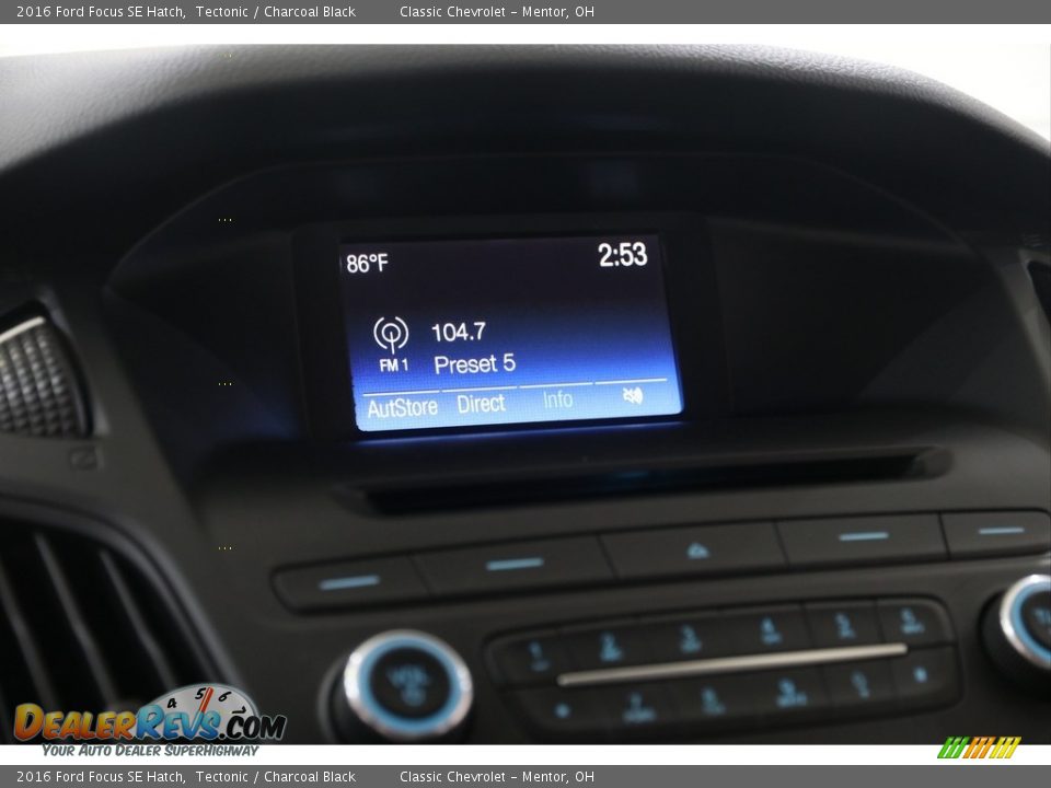 2016 Ford Focus SE Hatch Tectonic / Charcoal Black Photo #10