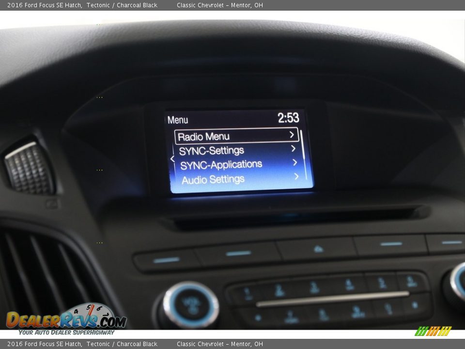 2016 Ford Focus SE Hatch Tectonic / Charcoal Black Photo #12