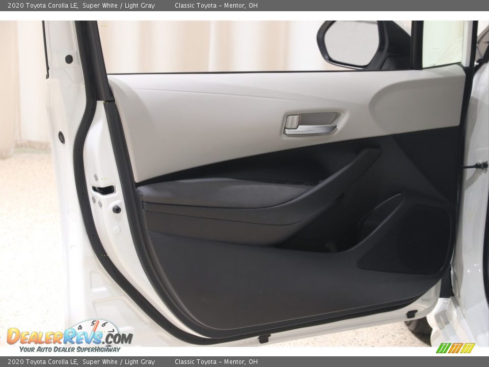2020 Toyota Corolla LE Super White / Light Gray Photo #4