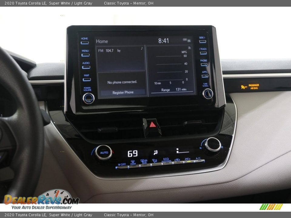 2020 Toyota Corolla LE Super White / Light Gray Photo #8