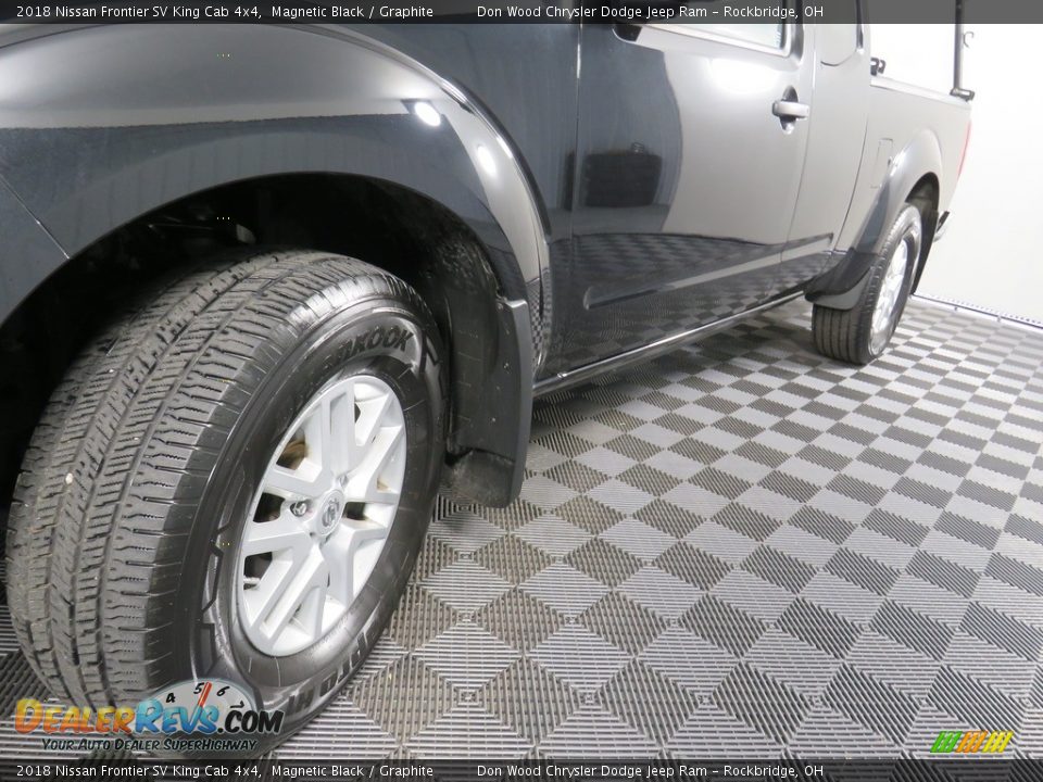 2018 Nissan Frontier SV King Cab 4x4 Magnetic Black / Graphite Photo #9