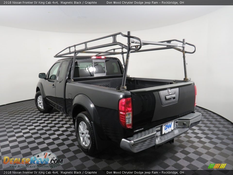 2018 Nissan Frontier SV King Cab 4x4 Magnetic Black / Graphite Photo #11