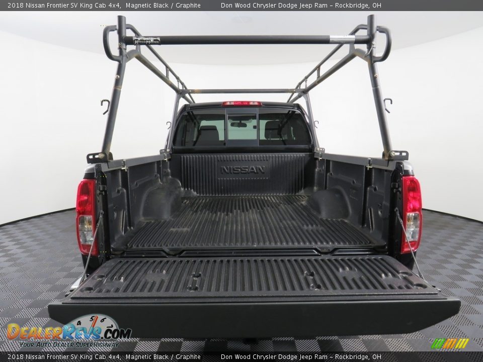2018 Nissan Frontier SV King Cab 4x4 Magnetic Black / Graphite Photo #14