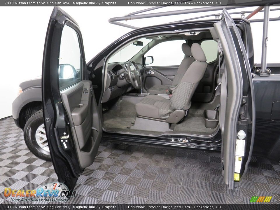 2018 Nissan Frontier SV King Cab 4x4 Magnetic Black / Graphite Photo #27