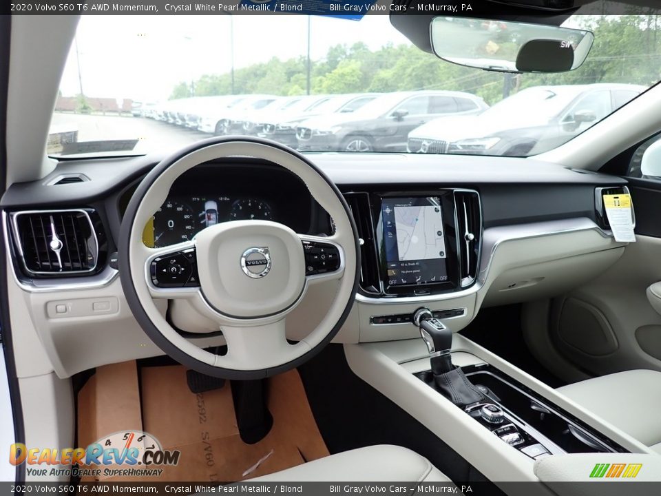 Front Seat of 2020 Volvo S60 T6 AWD Momentum Photo #9