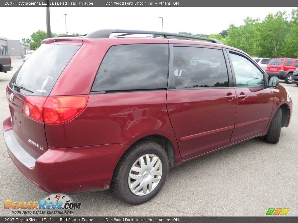 2007 Toyota Sienna LE Salsa Red Pearl / Taupe Photo #10