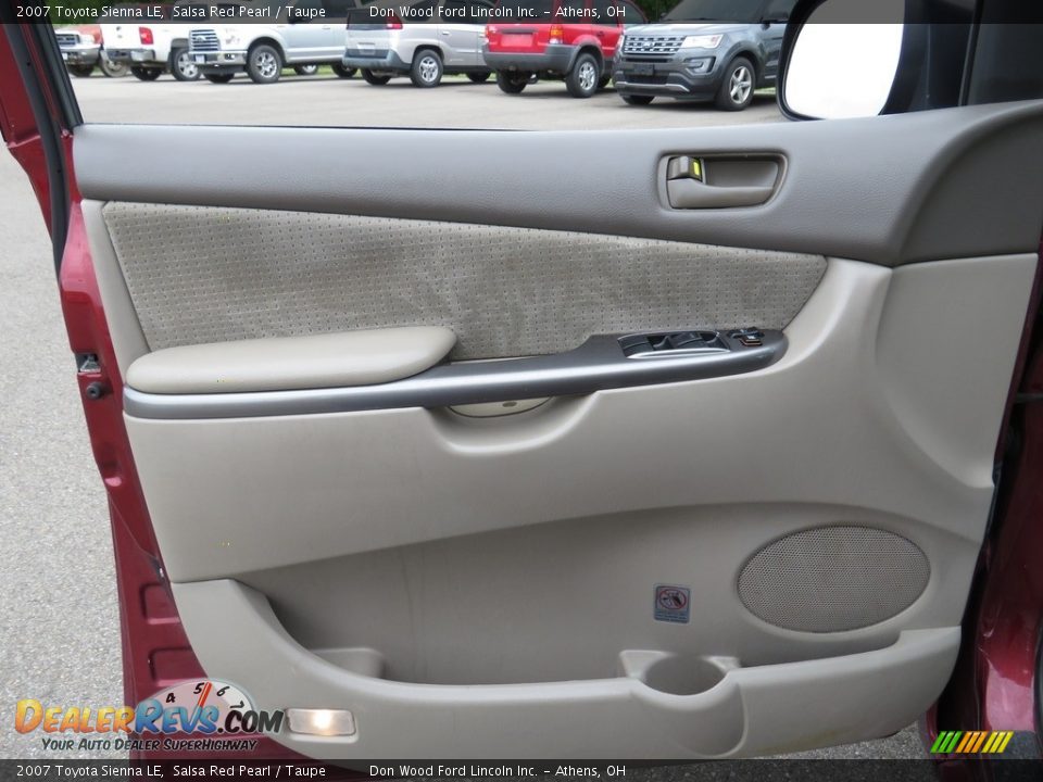 2007 Toyota Sienna LE Salsa Red Pearl / Taupe Photo #12
