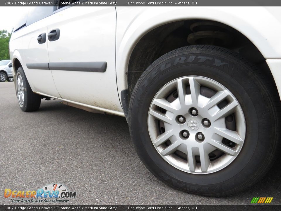 2007 Dodge Grand Caravan SE Stone White / Medium Slate Gray Photo #3