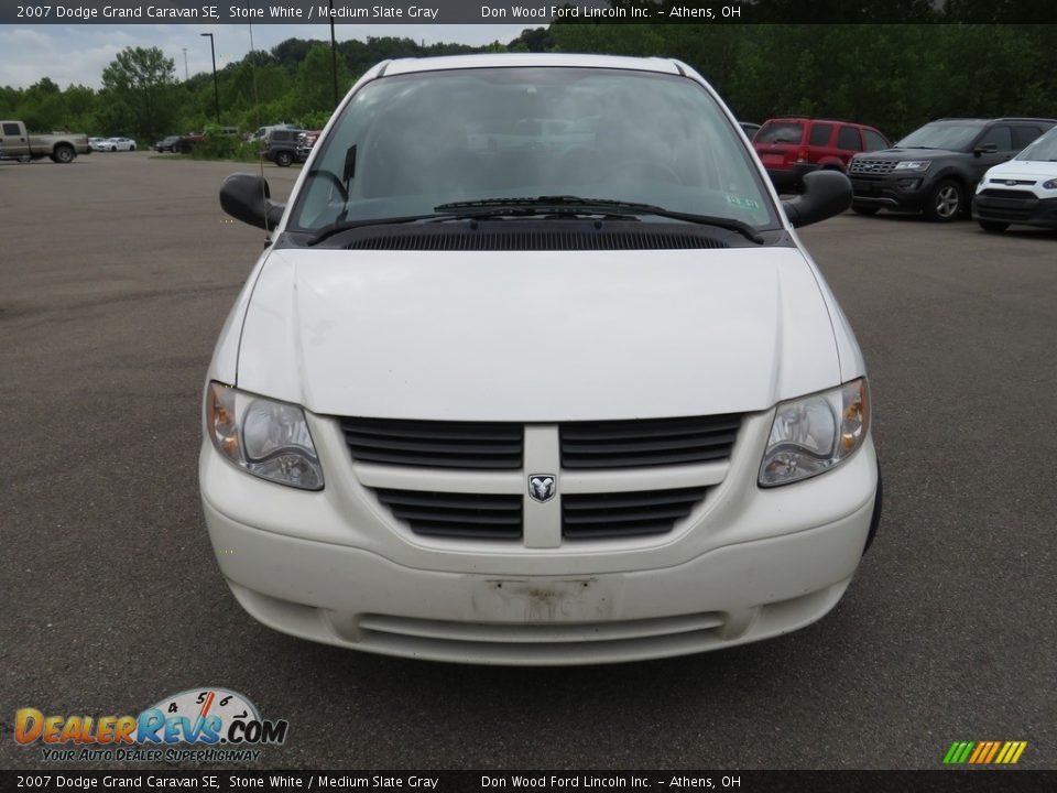 2007 Dodge Grand Caravan SE Stone White / Medium Slate Gray Photo #4