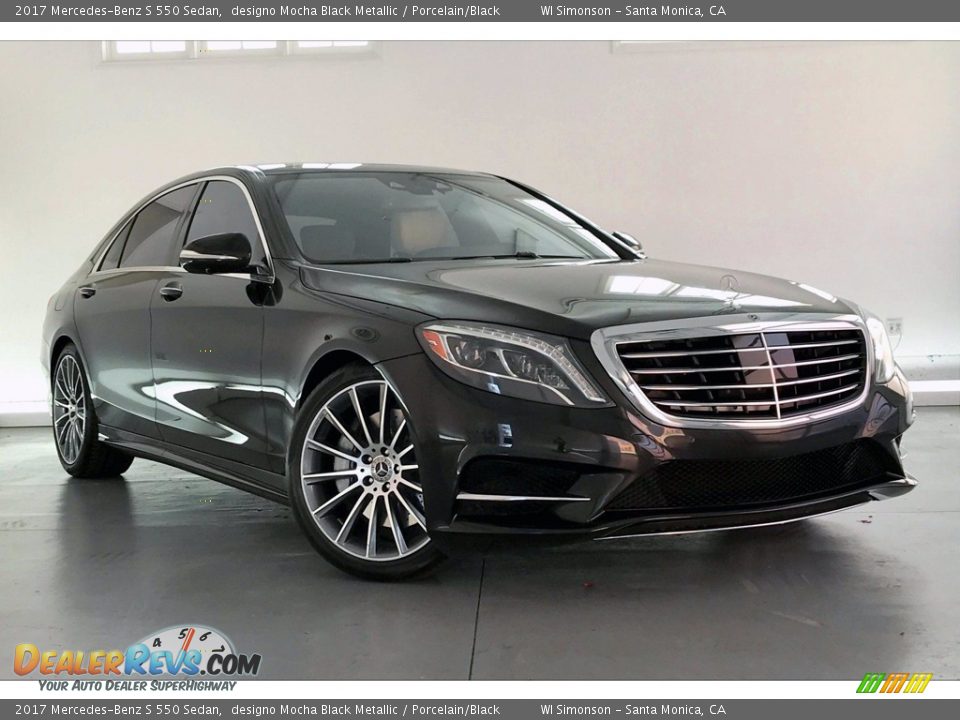 Front 3/4 View of 2017 Mercedes-Benz S 550 Sedan Photo #34