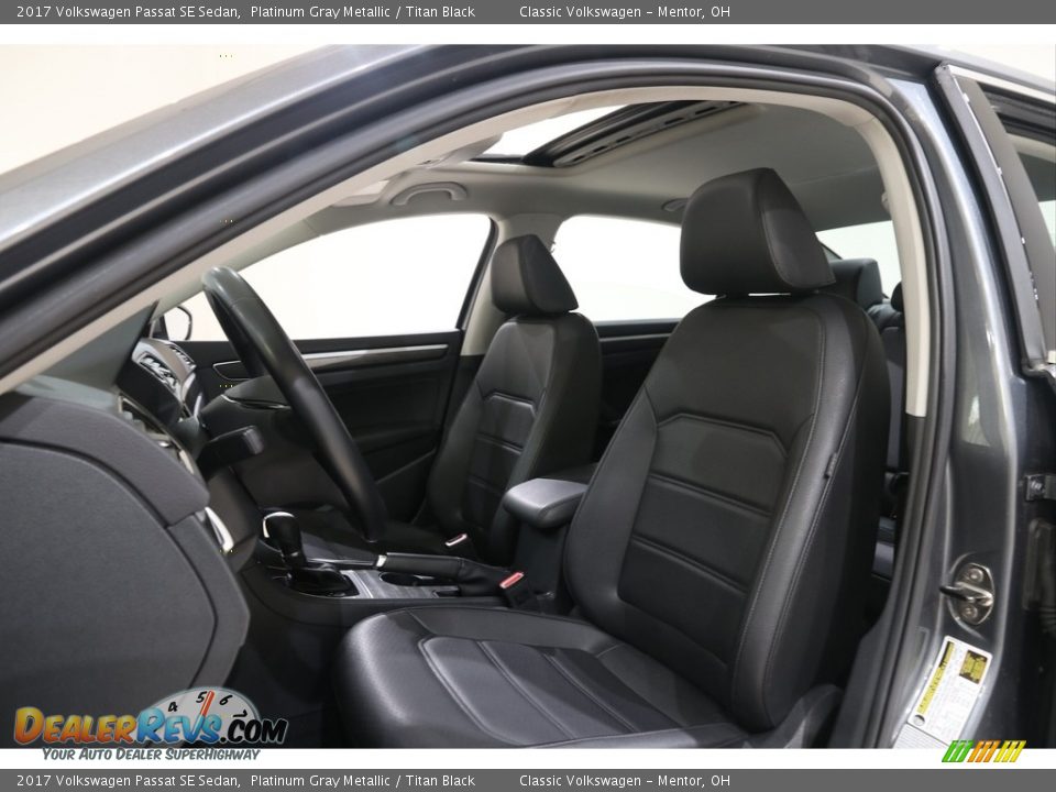 2017 Volkswagen Passat SE Sedan Platinum Gray Metallic / Titan Black Photo #5