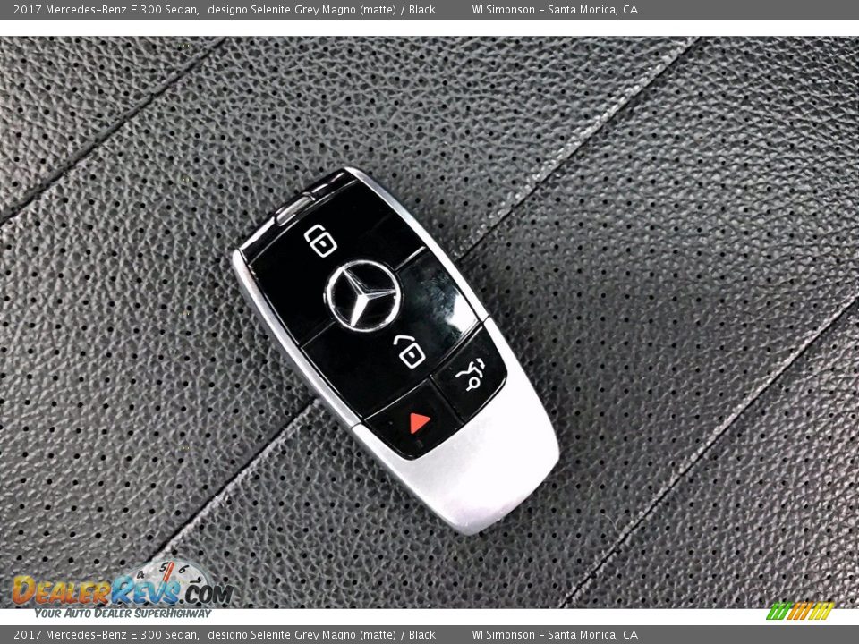 Keys of 2017 Mercedes-Benz E 300 Sedan Photo #11